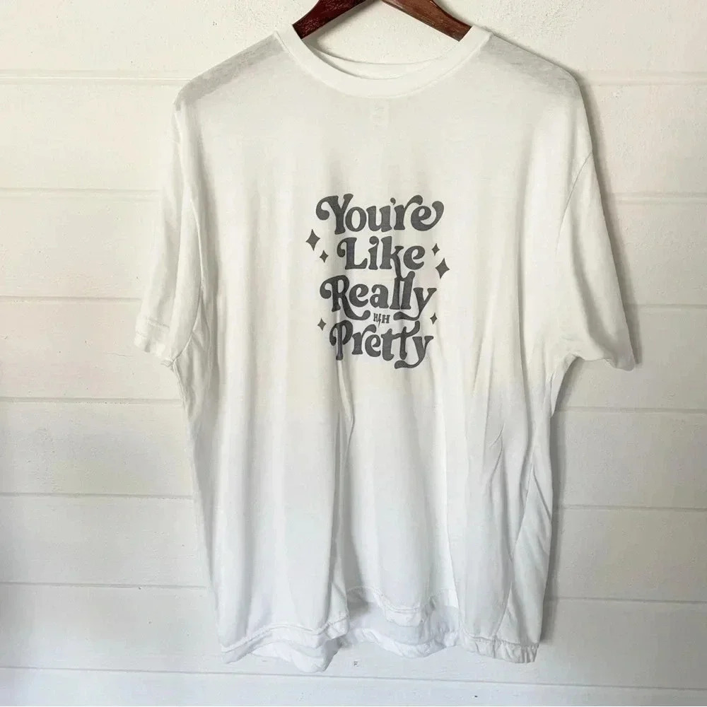 Women’s Short Sleeve Crewneck Graphic Tee Size XL